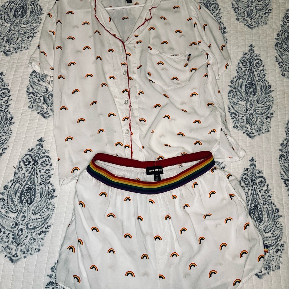 Room Service Pajama Set Women Small White Good Rainbow Print Short Sleeve Shorts